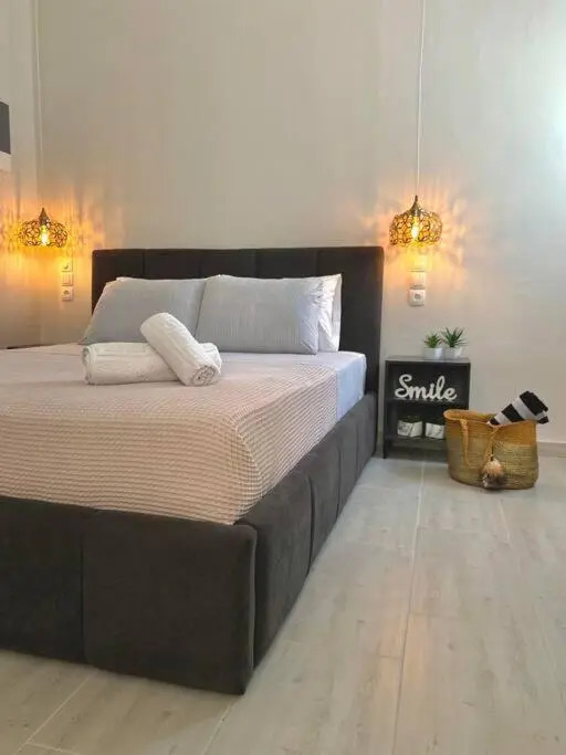 Elia Room & Garden II (new entry)