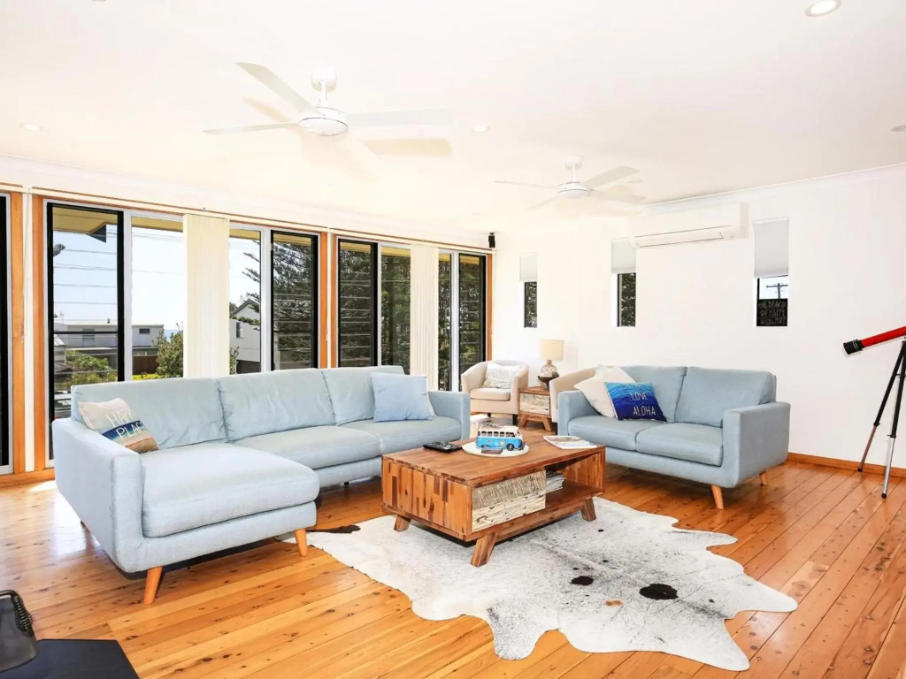 Shores I Pet Friendly I 1 Min Walk to Beach
