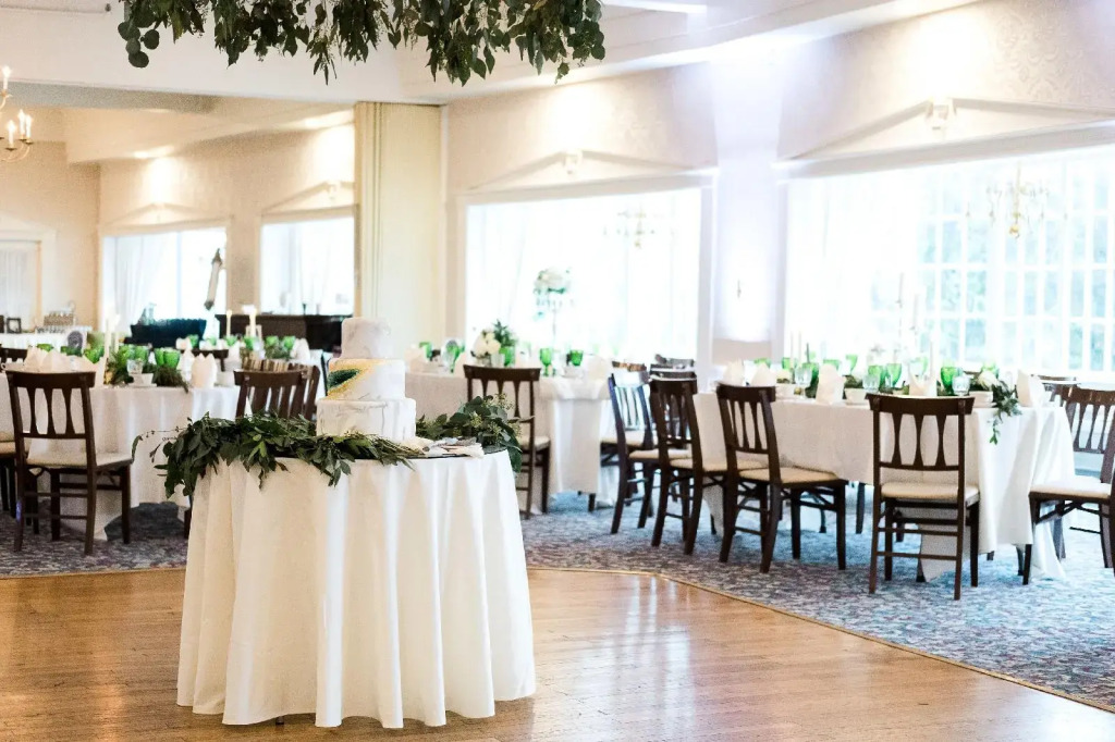 Historic Summit Inn