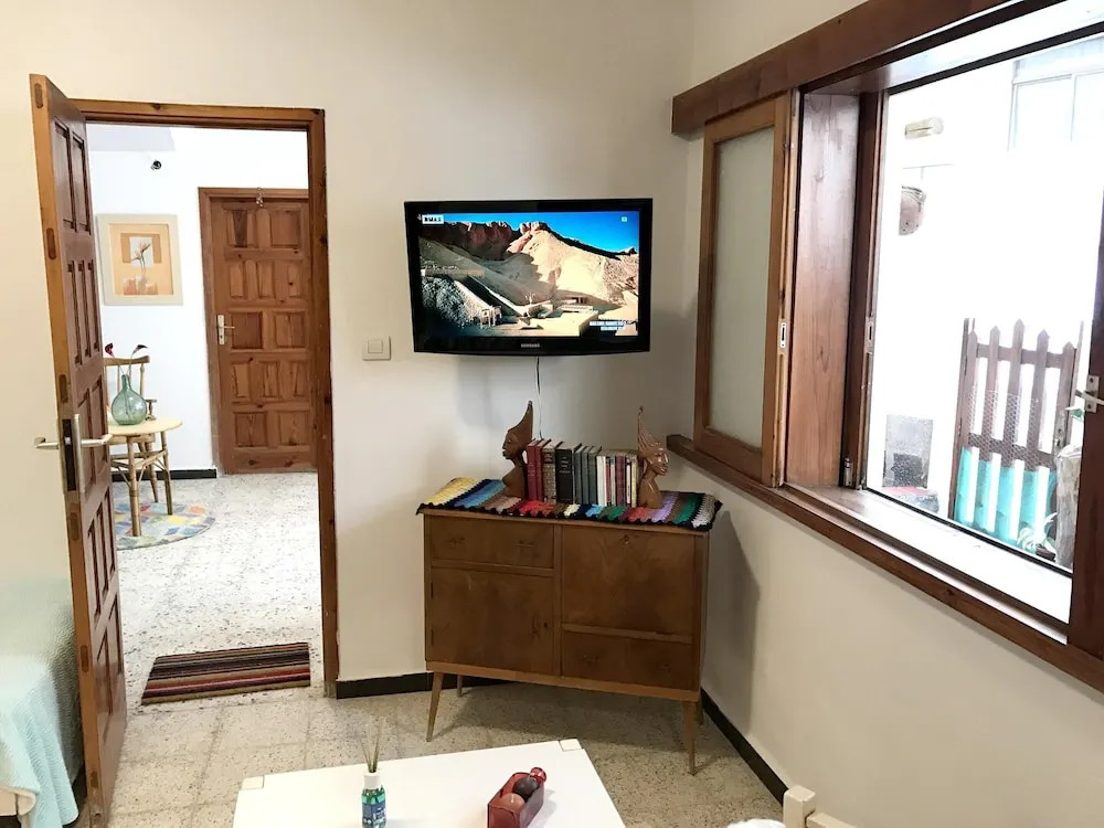 Studio in El Médano, With Enclosed Garden and Wifi - 100 m From the Be