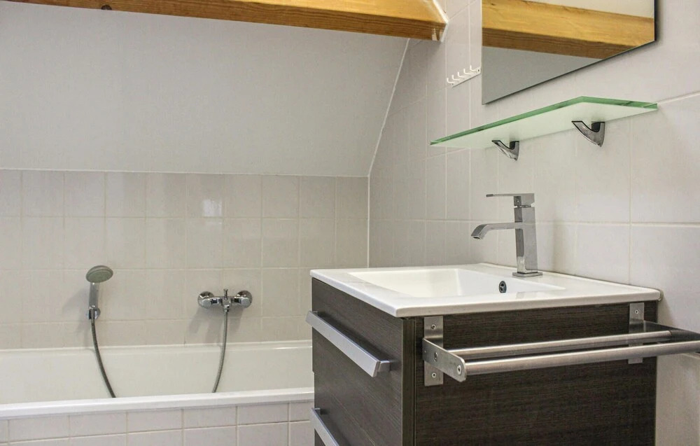 Beautiful Home In Wemeldinge With Wifi