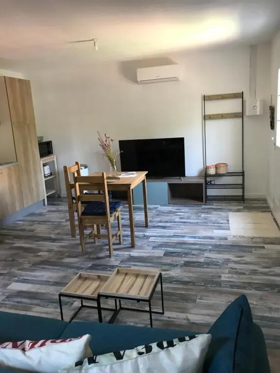 Charmant studio tout neuf avec coin jardin et hamac