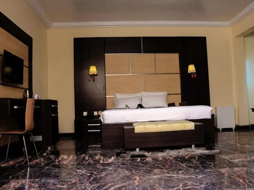 Desikok Royal Hotel
