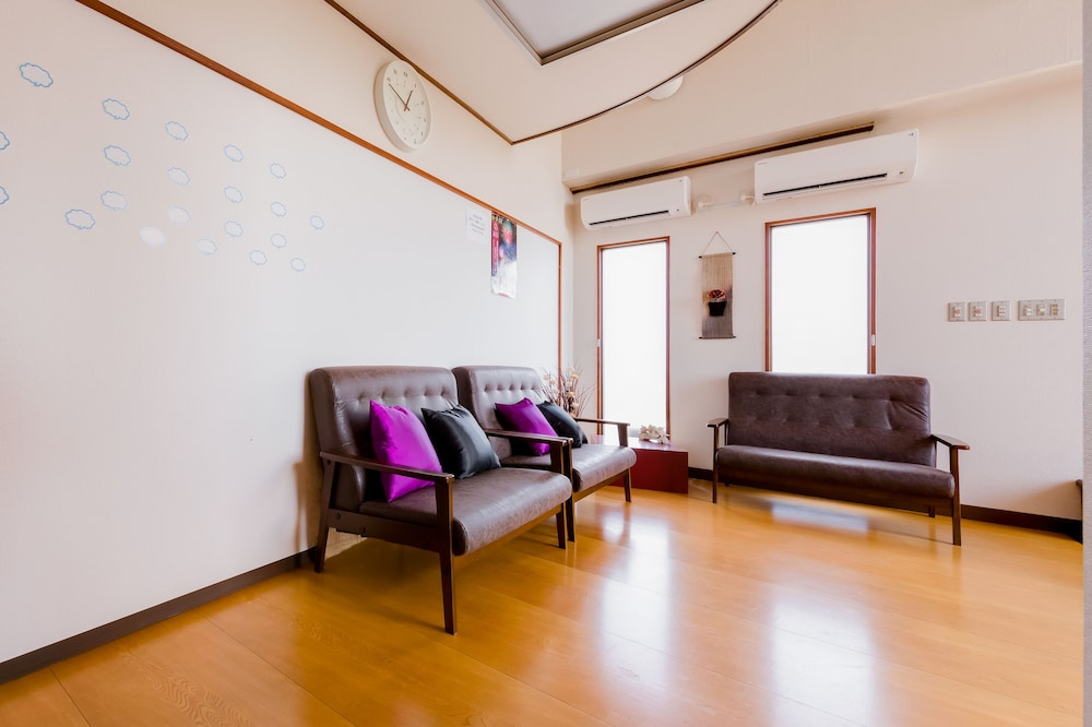 Yolee Guest House