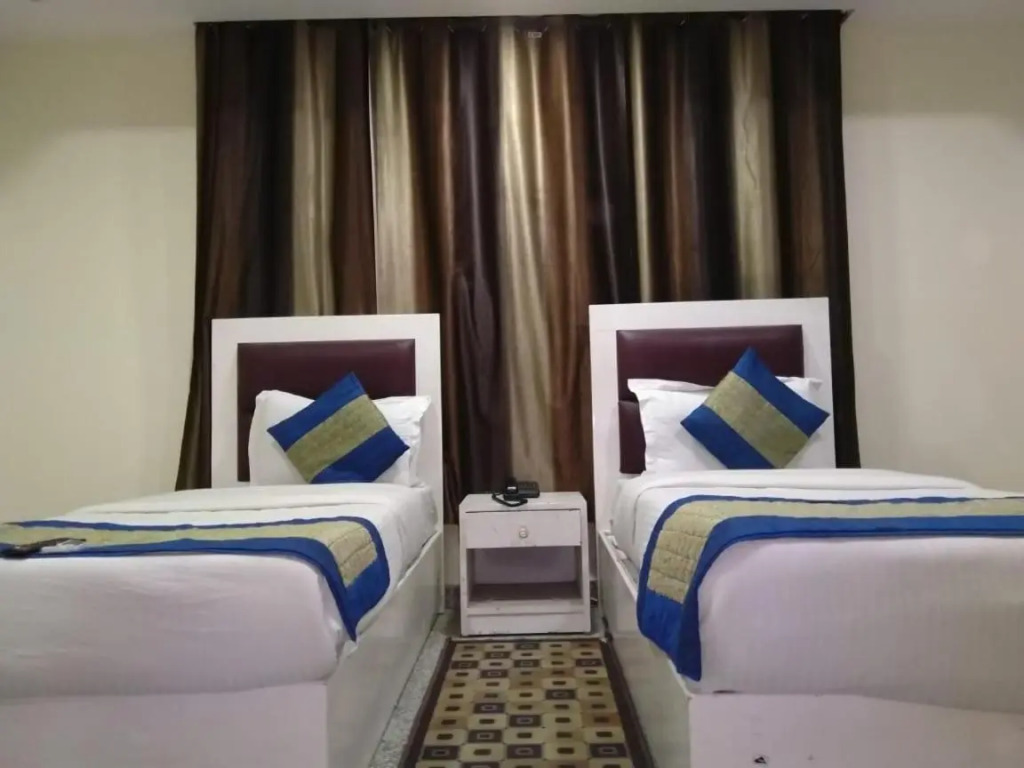 Airport Hotel The Paramont