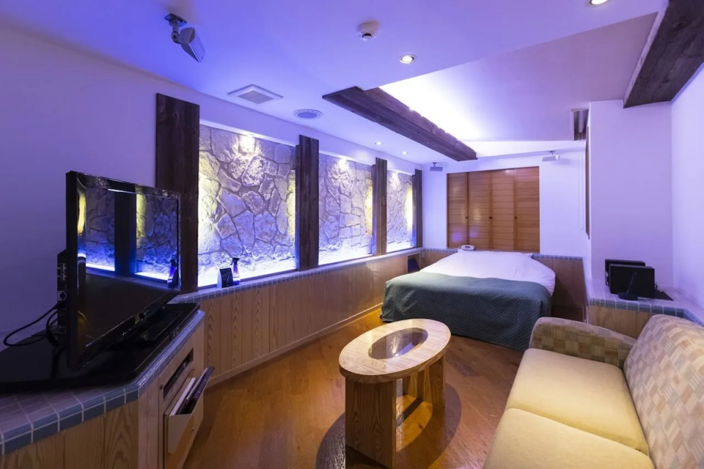 WATER HOTEL Cy