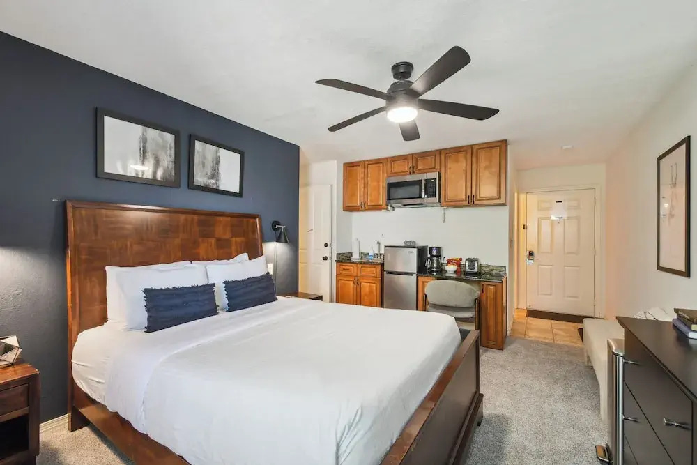 6380 B6-1364 Byte-Sized Studio in Boston Commons
