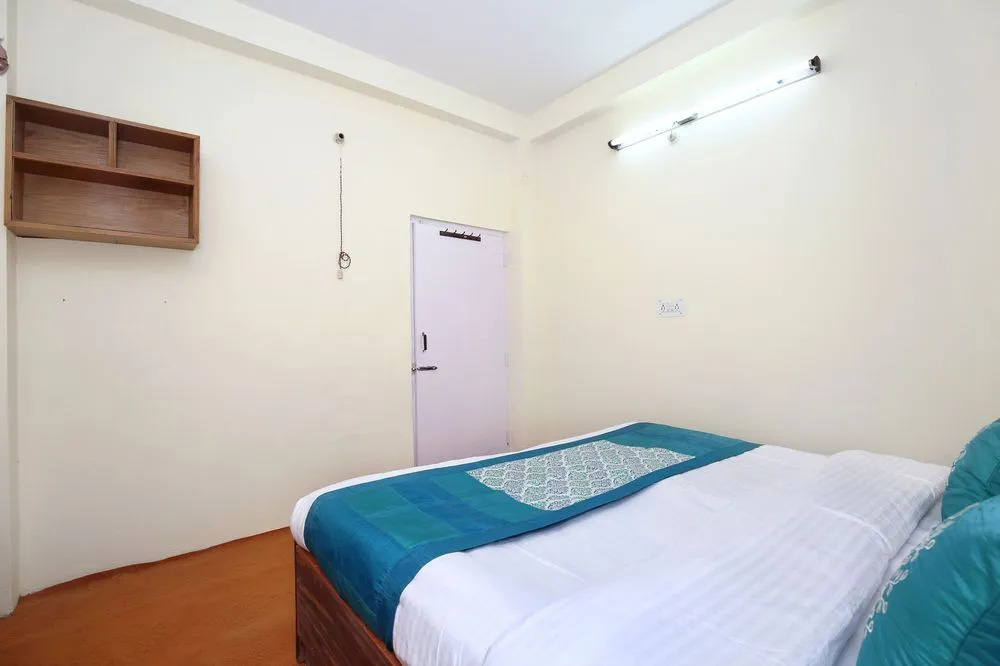 OYO 10165 Home 2BHK Snow View Apartment