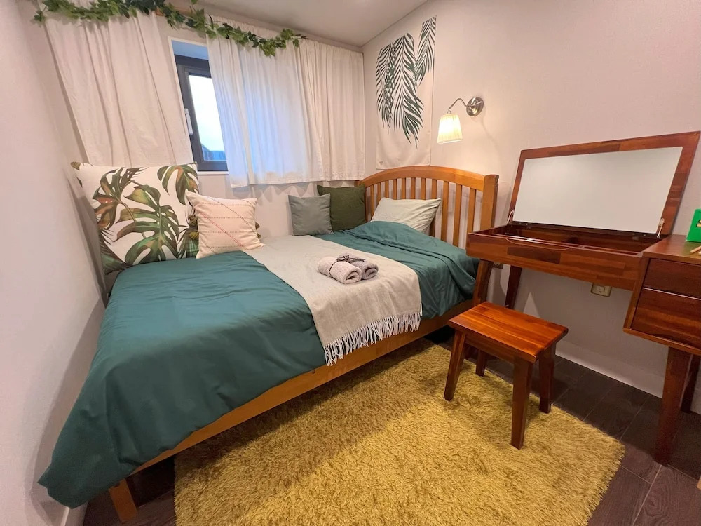 HHZib, homestay on a hill in the heart of Seoul - BEST SEOUL STAY 2024-25 by Seoul