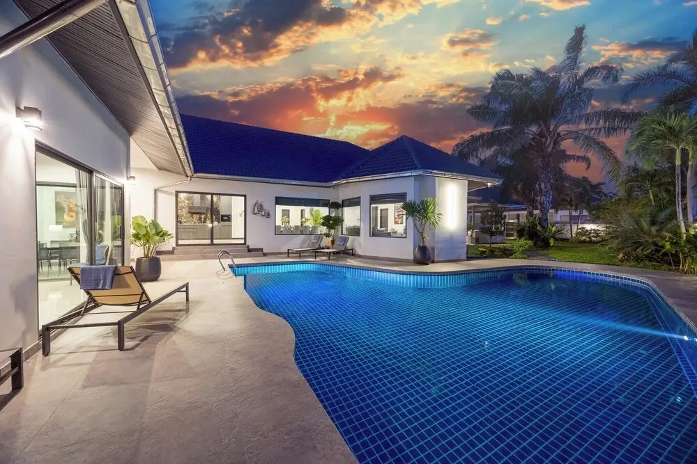 Villa Waree minutes from the city and beach