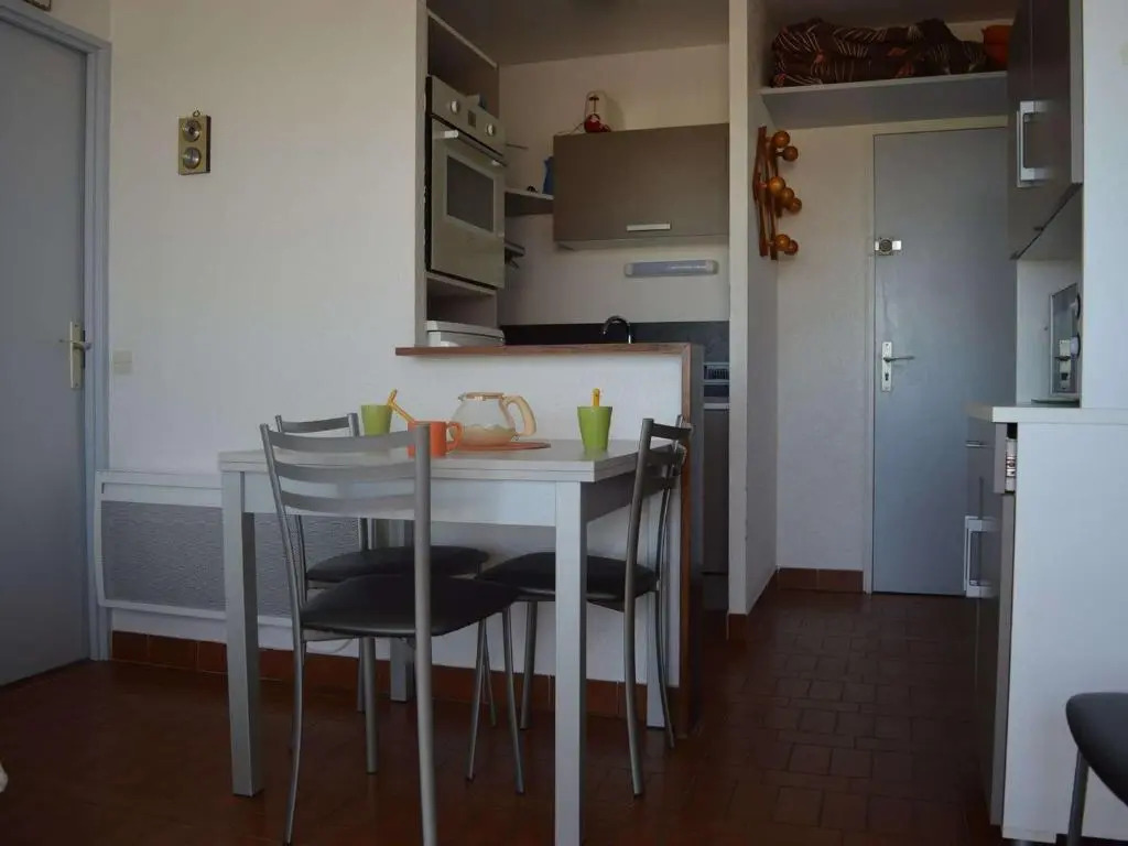 Appartement Port Camargue, 2 pièces, 4 personnes - FR-1-250-18
