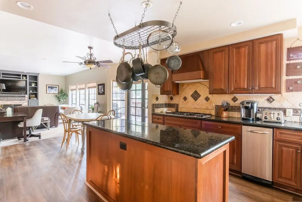 32 - Heavenly Estate 4 Bedroom Home by Redawning