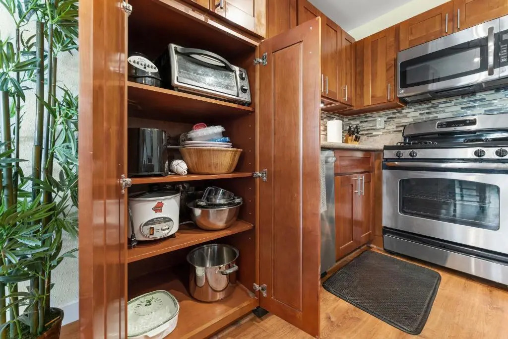 Kihei Akahi C-603 - 1 Bedroom, Sixth Floor, Ocean View, Remodeled, Pool