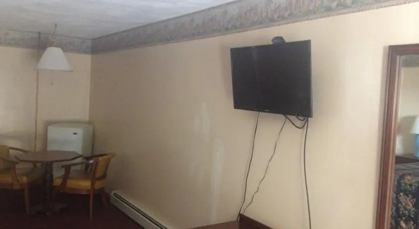 Knotty Pine Motel