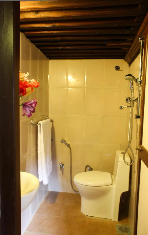 Hiranya Guest House