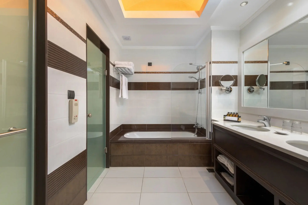 La Marquise Luxury Resort Complex