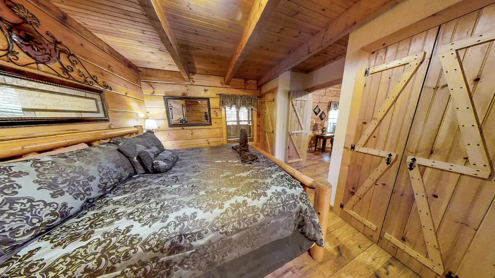 Cabin Fever - 1 Br cabin by RedAwning