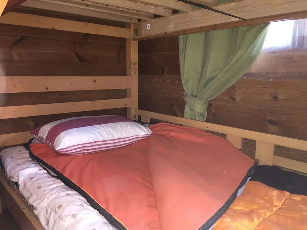 Alpha Eight - Hostel
