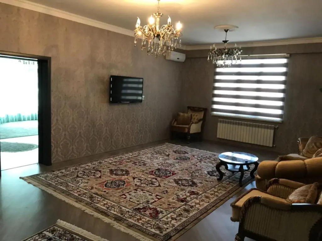 Metro 28 may 2 bedrooms sofa
