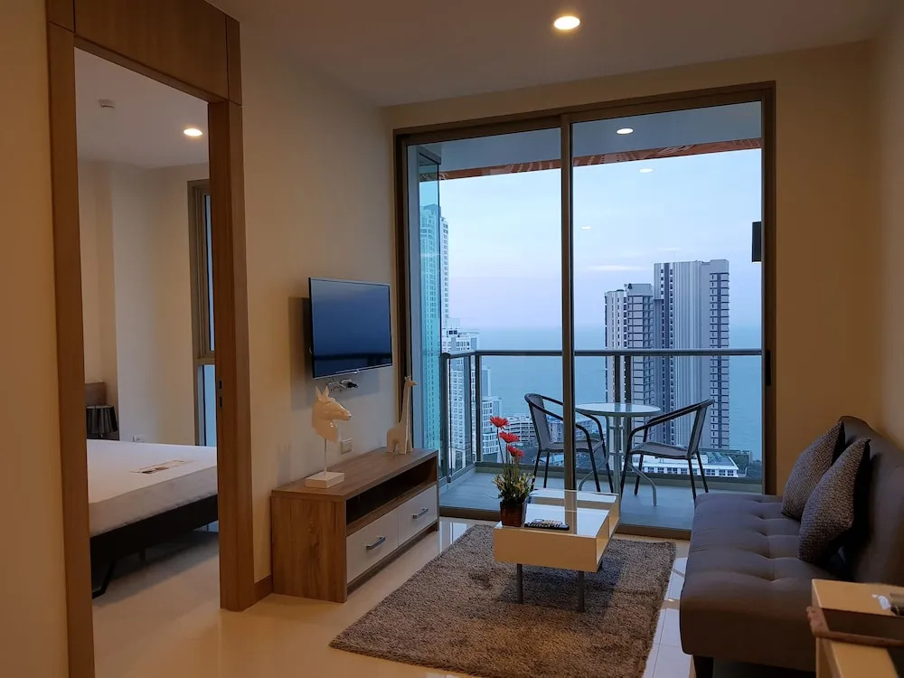 Riviera 1BR Sea View B2506