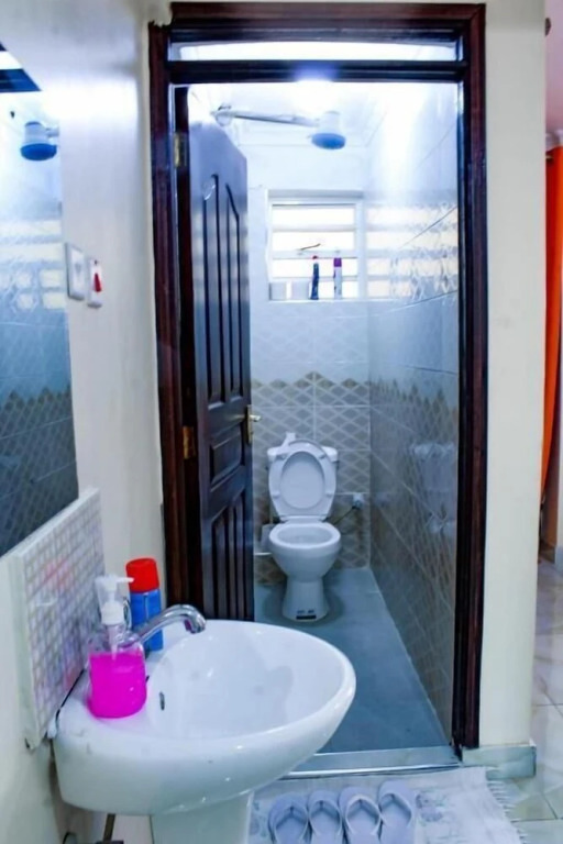 Lux Suites Nataliz Apartments Utawala