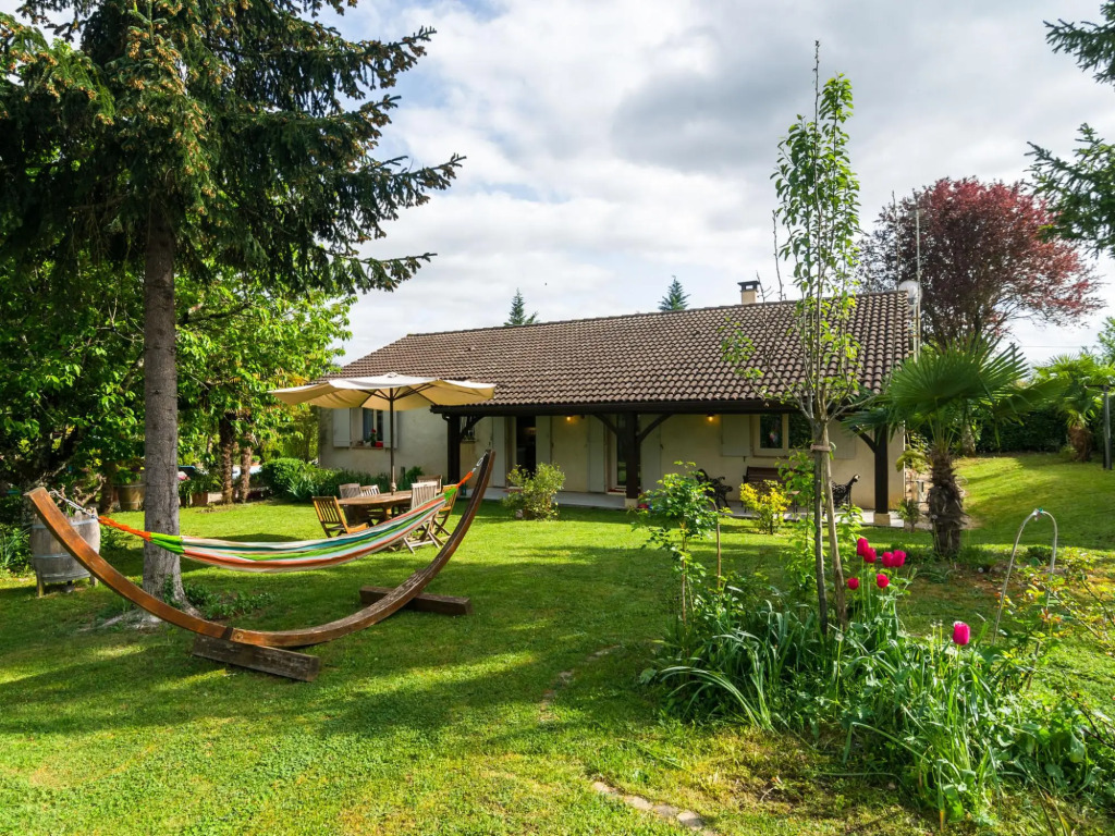 Comfy Holiday Home In Espère With Private Pool