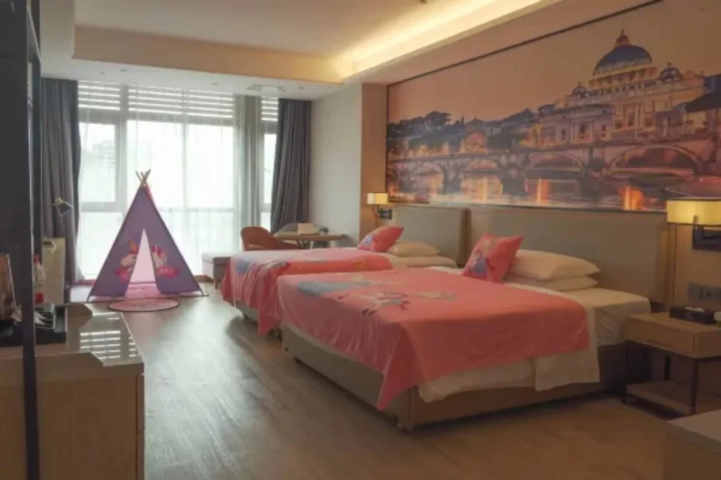 Vienna International Hotel (Nanchuan District Wanda Plaza)