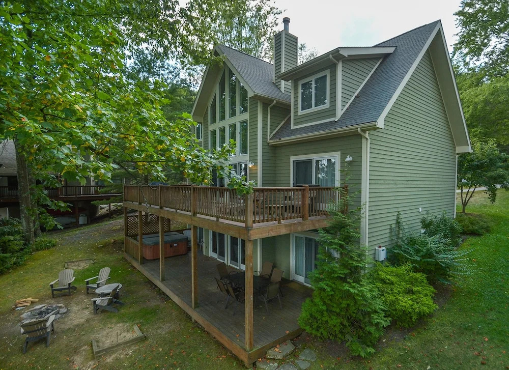 Wynsome Run Lodge 7 Bedroom House