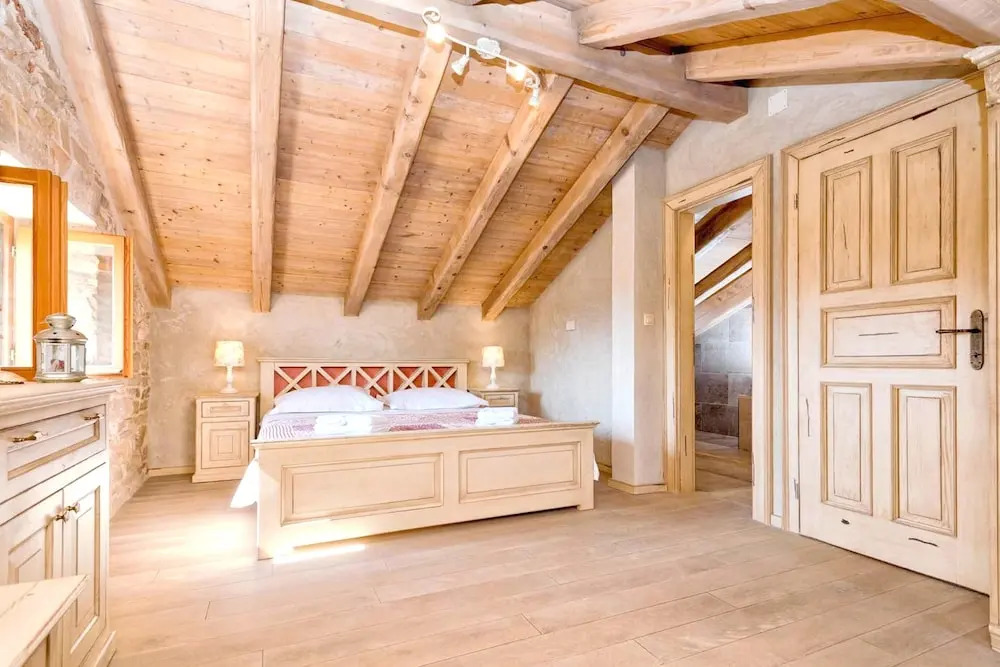 Villa With 5 Bedrooms in Stari Grad, With Private Pool, Enclosed Garden and Wifi Near the Beach