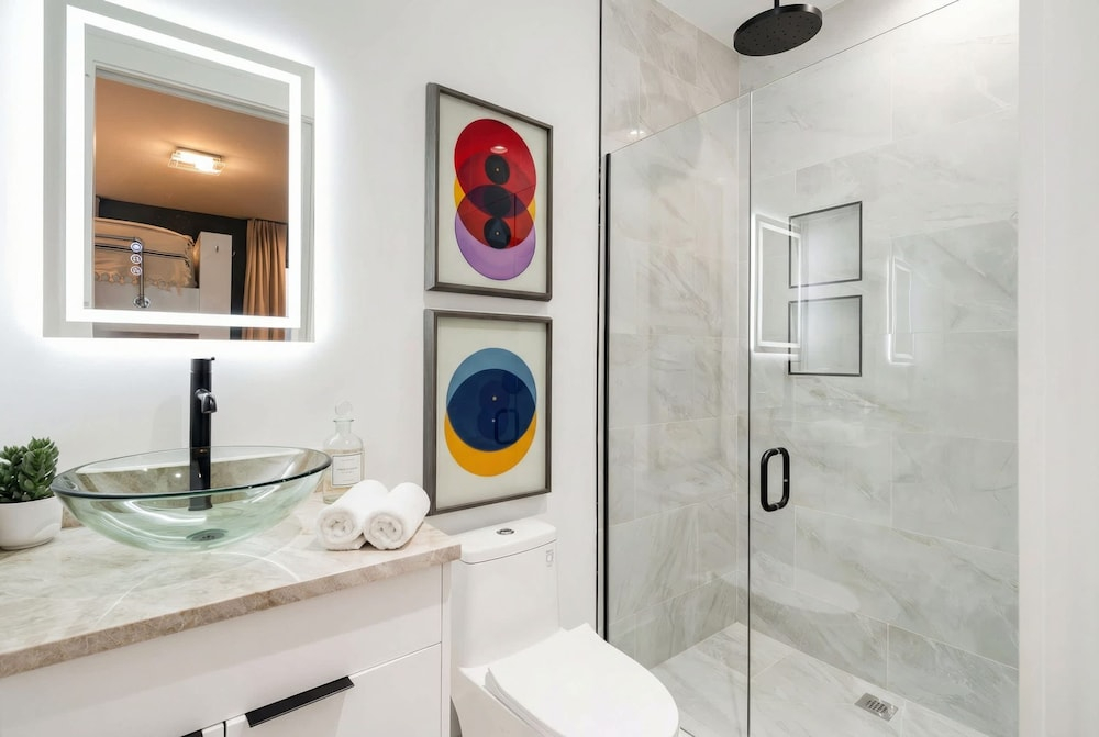 Elevator With Rooftop Hot Tub Pet-friendly Yard