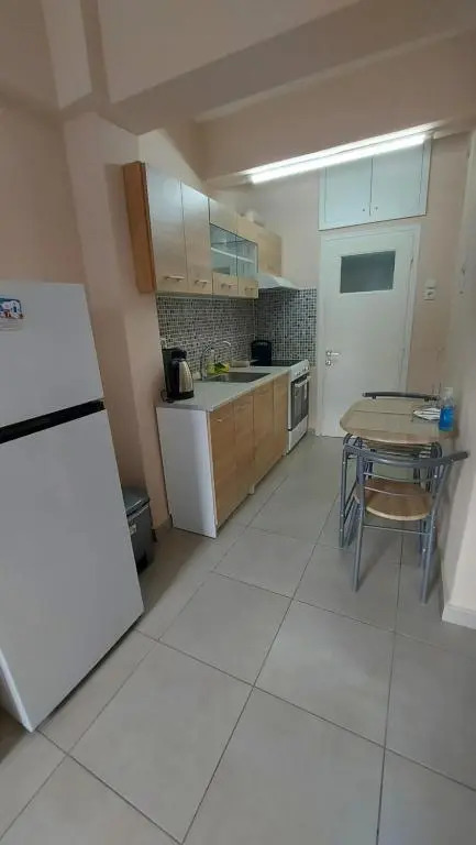 2020 renovated, sunny apartment with yard/garden