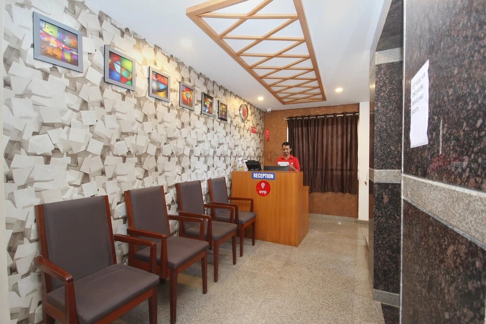 OYO 7529 Mayuri Residency