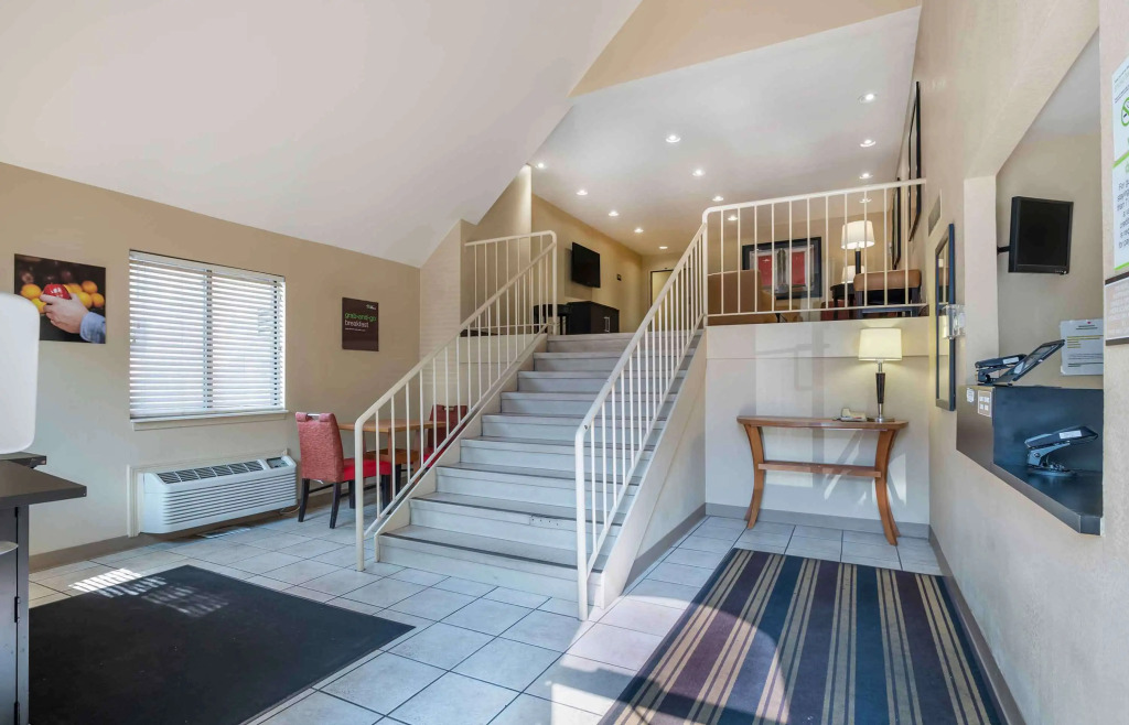 MainStay Suites Indianapolis Northwest - College Park