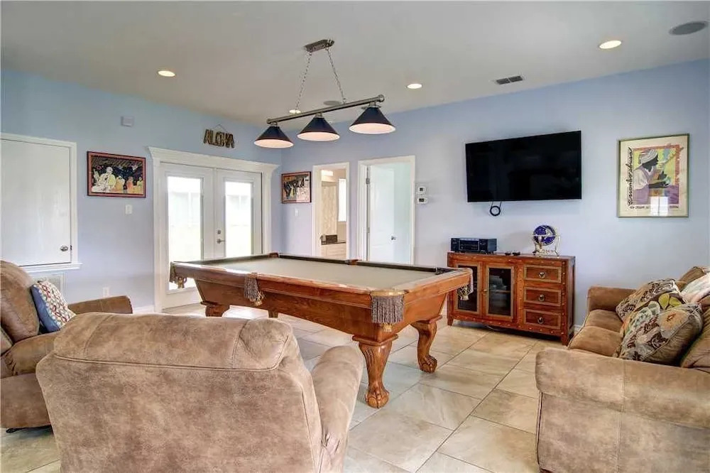 Beach Side - 5 Br Home