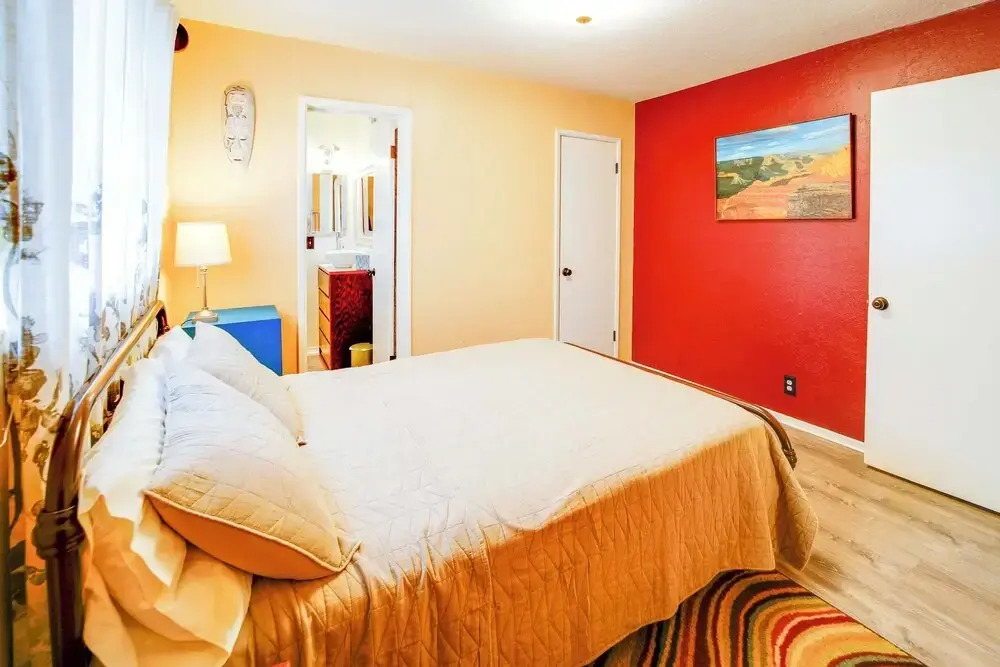 Pet-friendly Cottonwood Home w/ Mountain View!