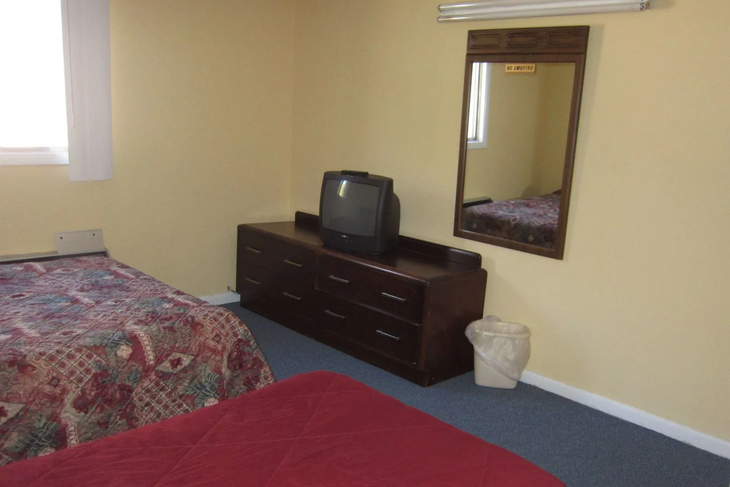 Rhodes Motor Lodge