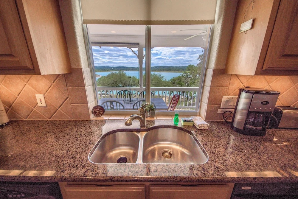Tranquility By The Shore Cl1105b 4 Bedroom Home by RedAwning