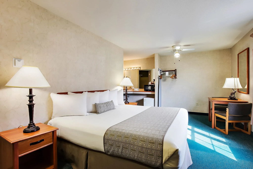 Beach House Inn