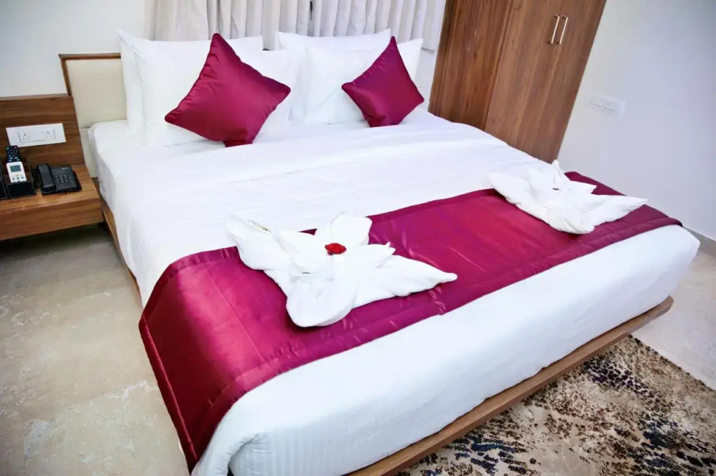 Villa Grand Hotel Near Kempegowda International Airport