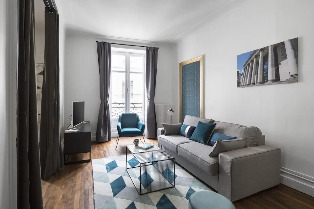 Prestige- Appartement de Type Haussmannien en Plein Centre de Nantes