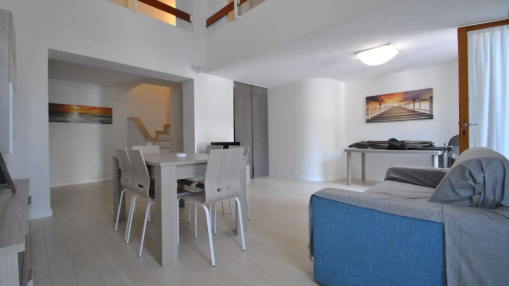 C.I.R. N. 049017LTN0011 - In vacation residence -30 mt from the sea, apartment on 2 levels, for 5 pe-FREZZINI La Perla