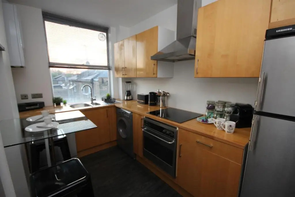 Camden Town Spacious 2 Bedroom Apartment - Sleeps 5 guests!