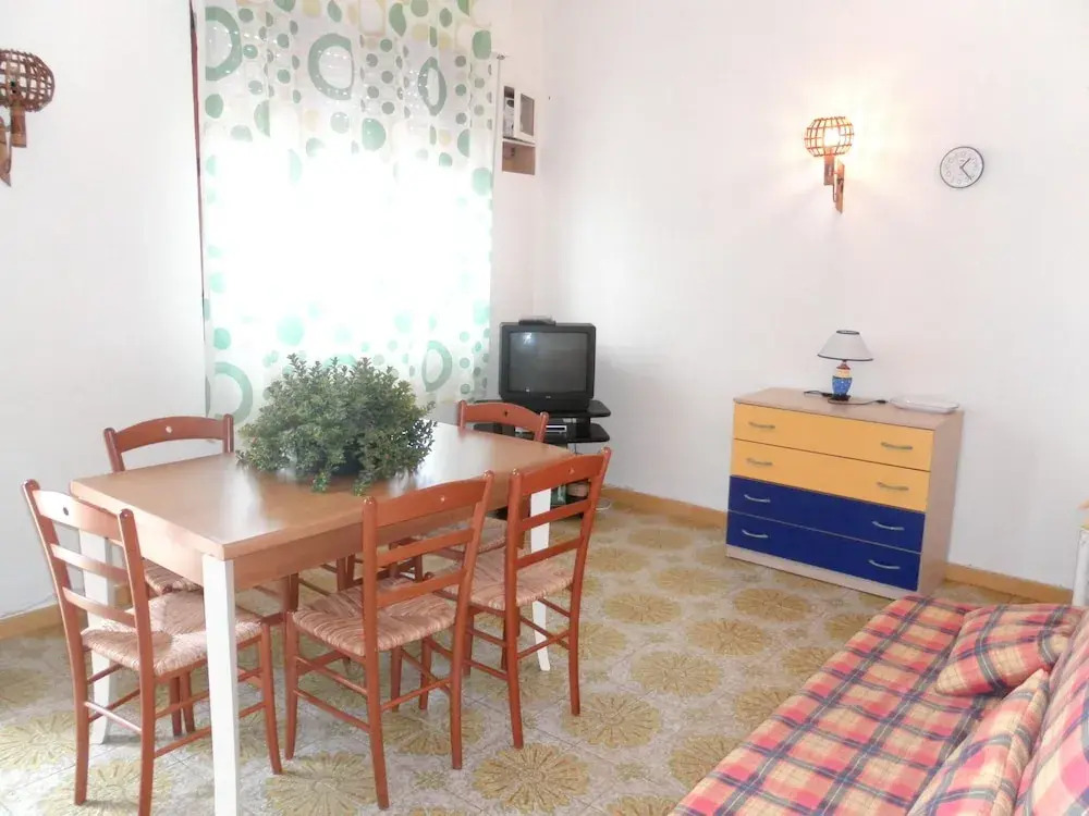 House With 2 Bedrooms in Punta Braccetto, With Furnished Terrace - 500