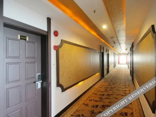 Huaren Hotel (Shanghai Wujiaochang Metro Station)