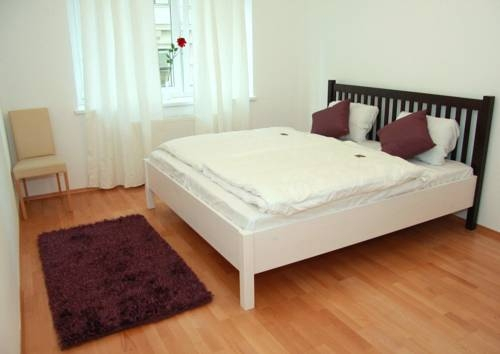 Livingston Apartment Premium