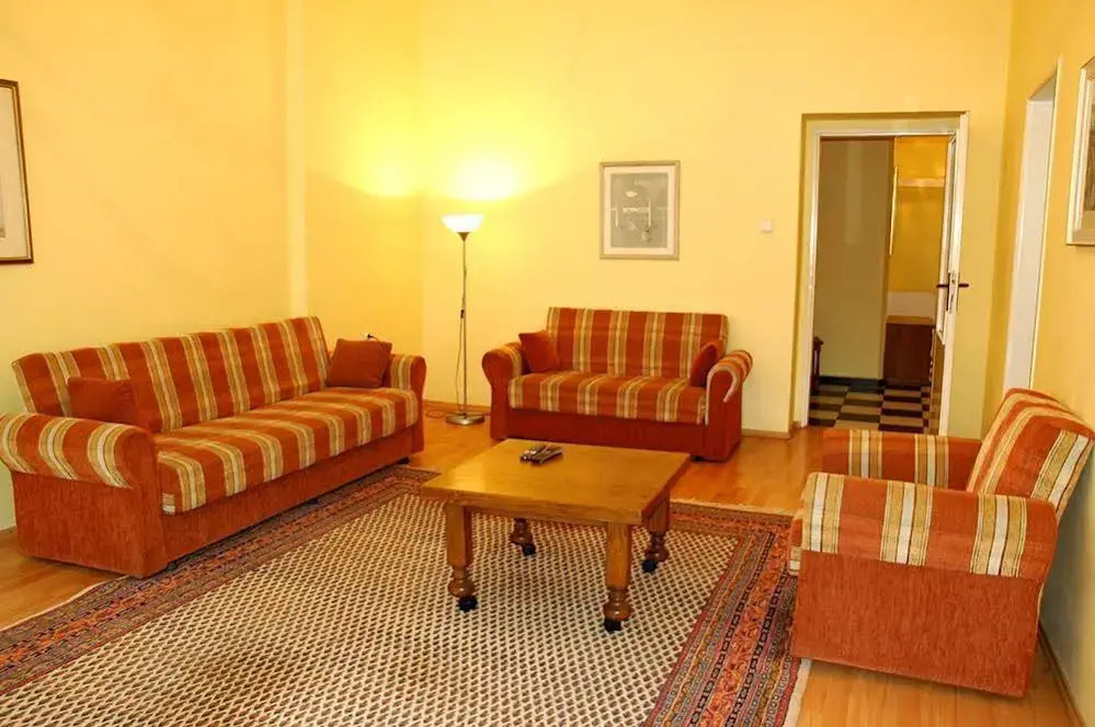 Kamil Apartments