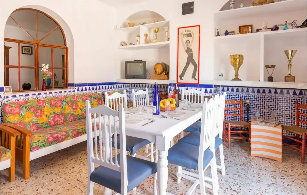 3 Bedroom Lovely Home In Olivares