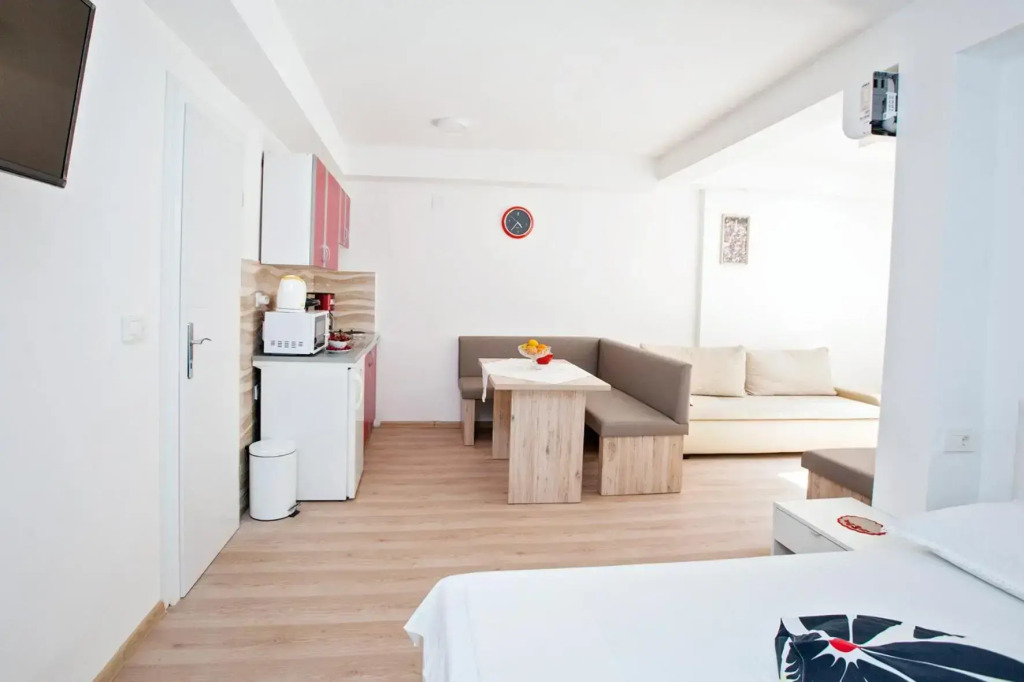 The Garden Rooms & Suites