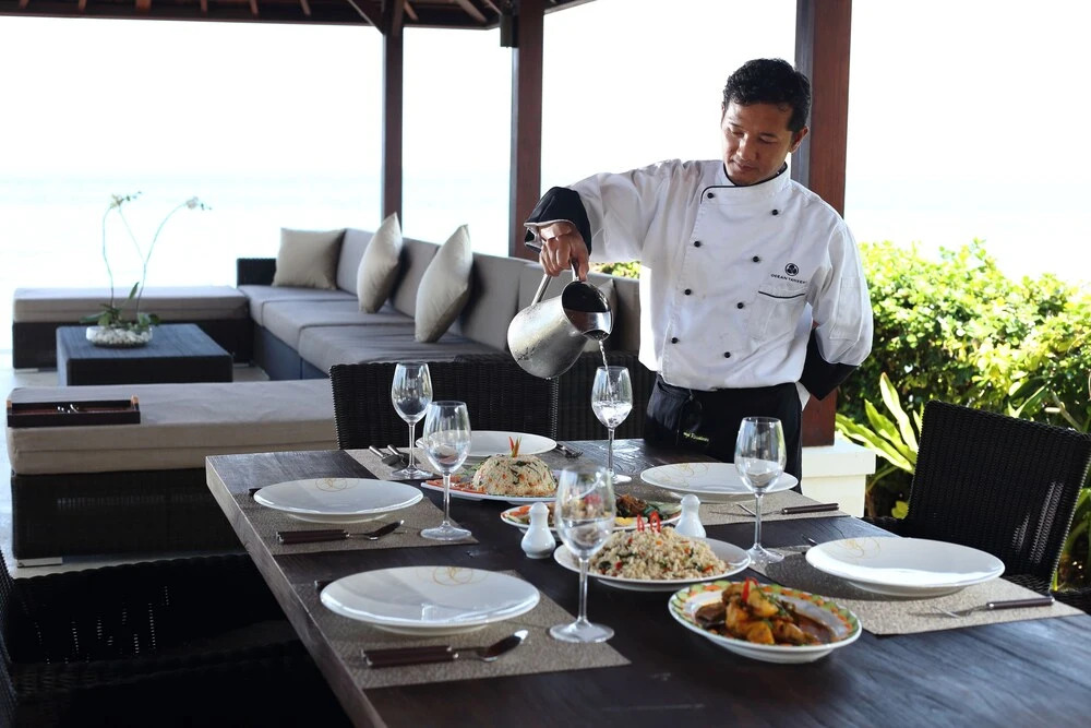 Villa Rosita Oceanfront Villa with Private Chef in Bali