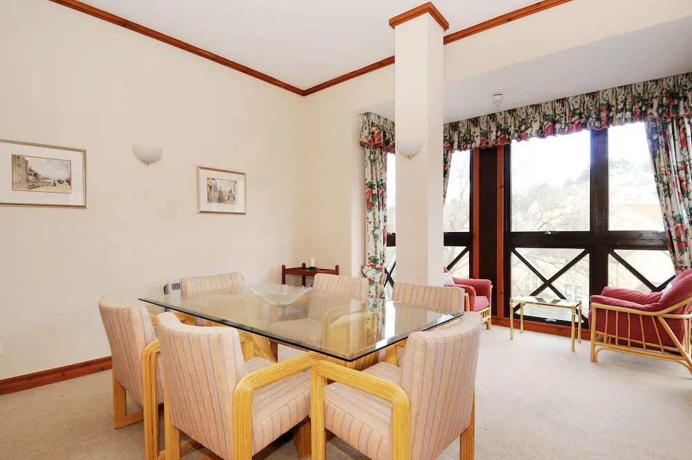 234 Hawthornbank Lane Apartment
